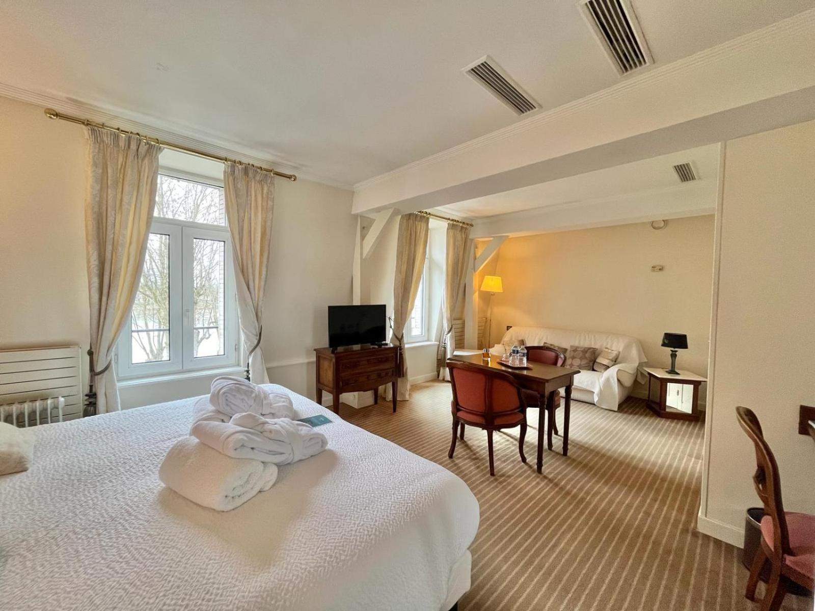Logis Hotel Le Rivage Gien Eksteriør bilde