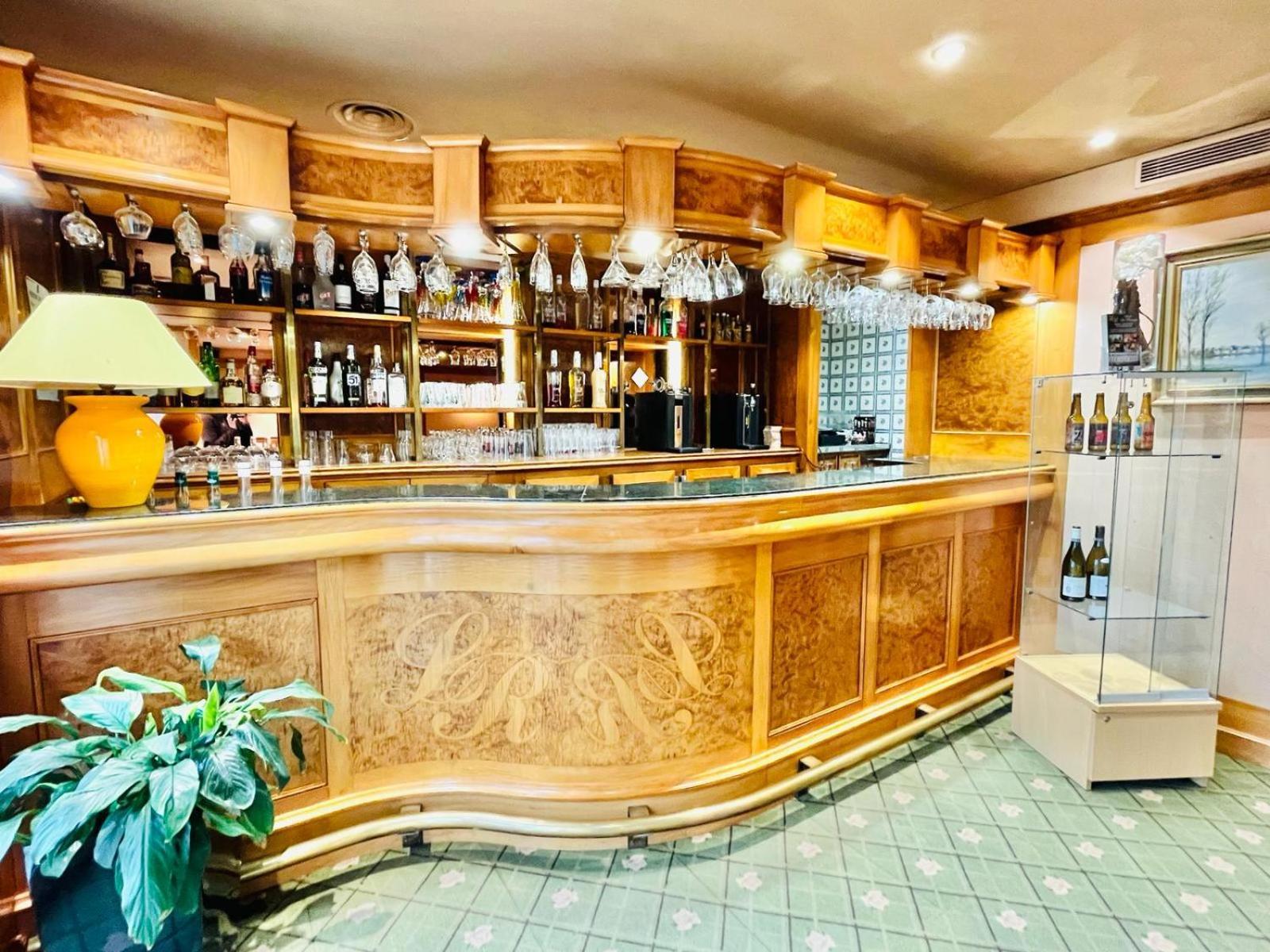 Logis Hotel Le Rivage Gien Eksteriør bilde
