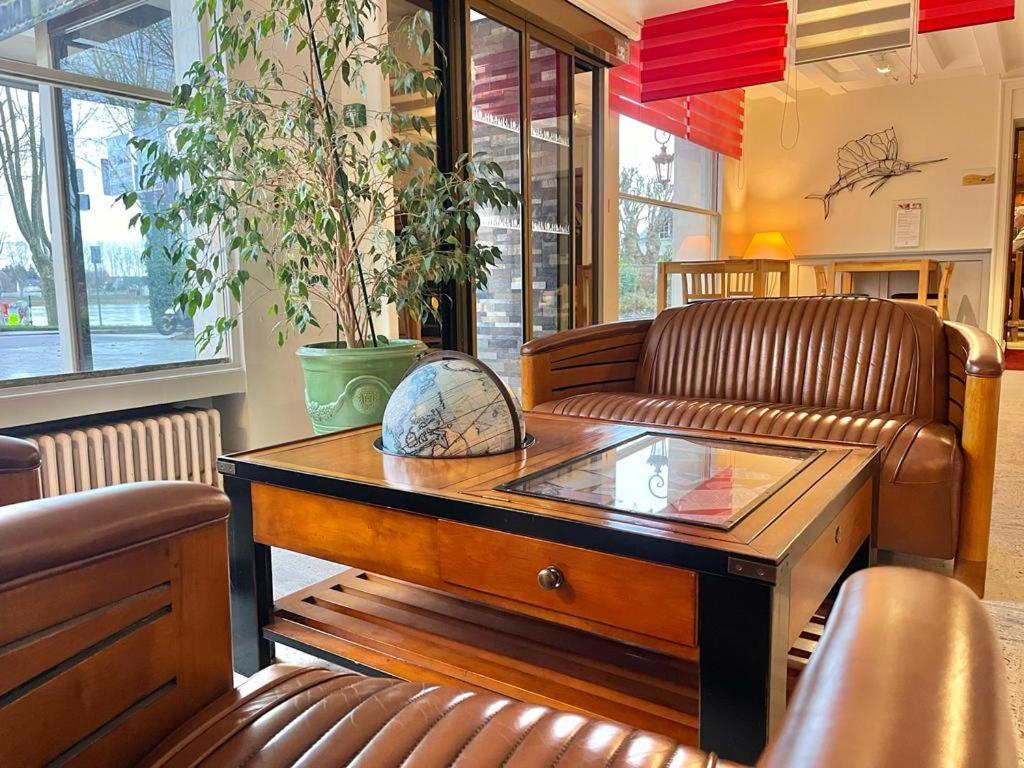 Logis Hotel Le Rivage Gien Eksteriør bilde